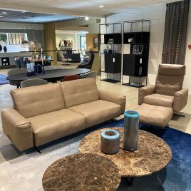 Rolf Benz 50 Set Bank en Fauteuil met hocker in lichtbruin leder
