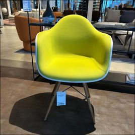 Eetstoel Eames Plastic Armchair DAW wit-groen met korting