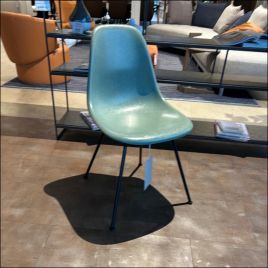 Vitra Eames Fiberglass Chair DSX 

