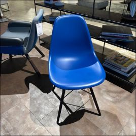 Eetkamerstoel Eames Plastic Side Chair DSW marine blue
